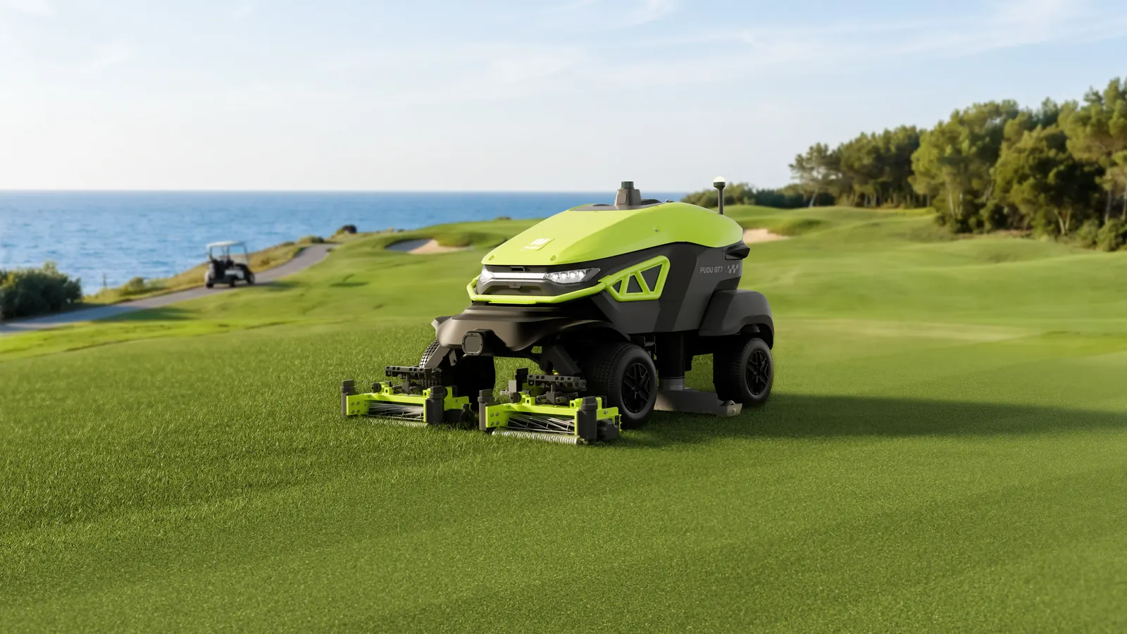 Le robot tondeuse PUDU GT7 sur un fairway de golf